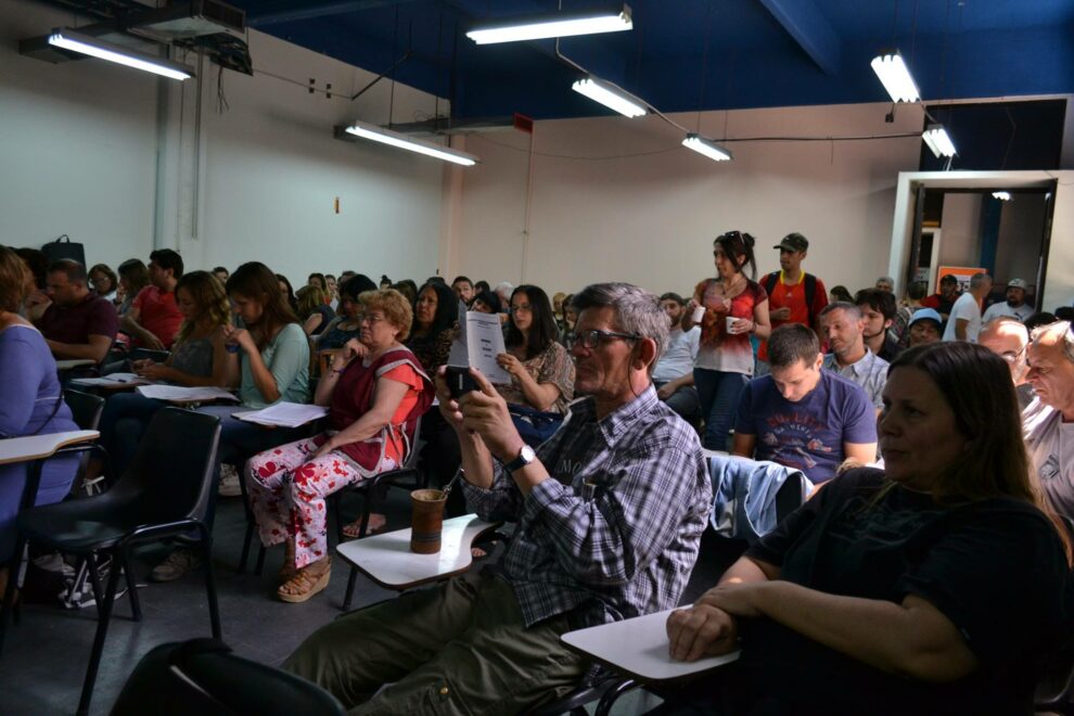 02Comienza la asamblea